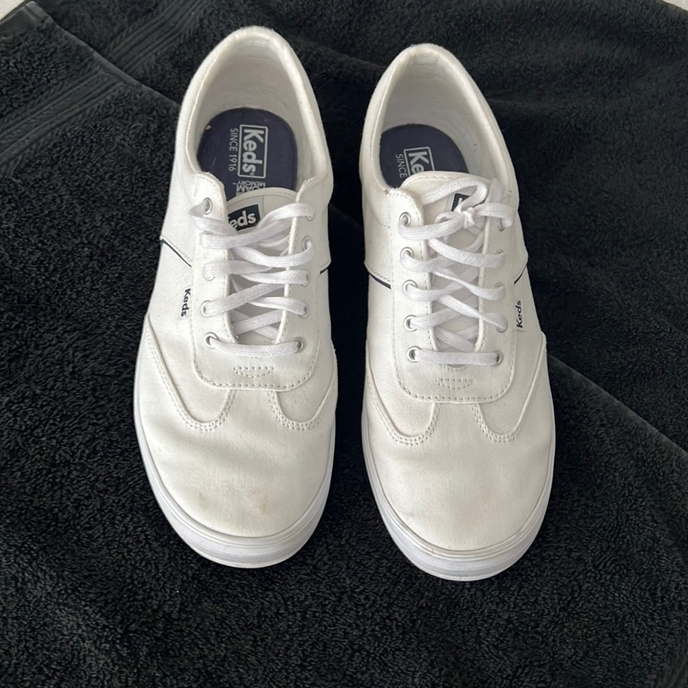 Womens size 8 1/2 Keds sneakers